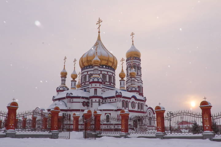 Собор Рождества Христова зимним вечером