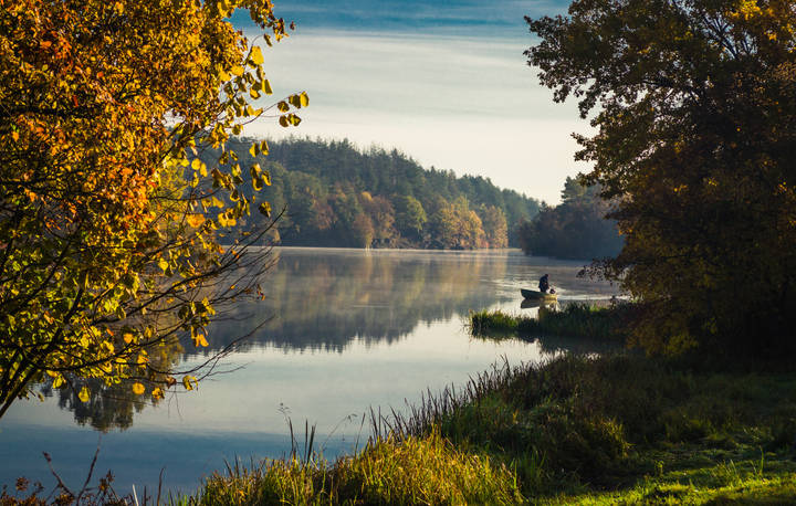 На реке