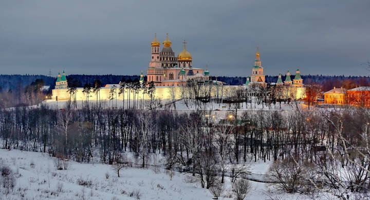 зимой темнеет рано