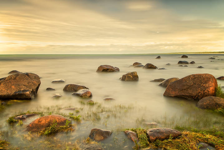 Камни в море