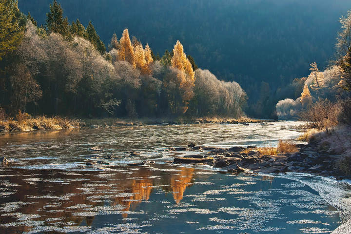 Утро на р. Голоустная.