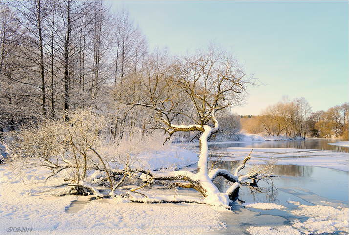 река замерзает *
