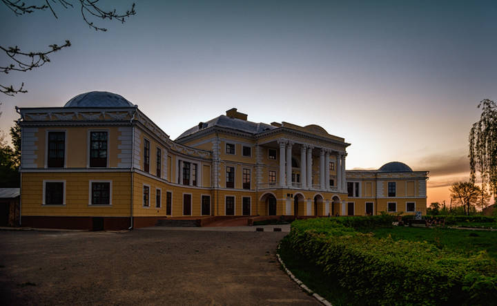 вечерело