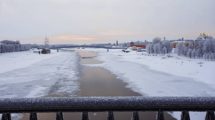 Пролетая над водой