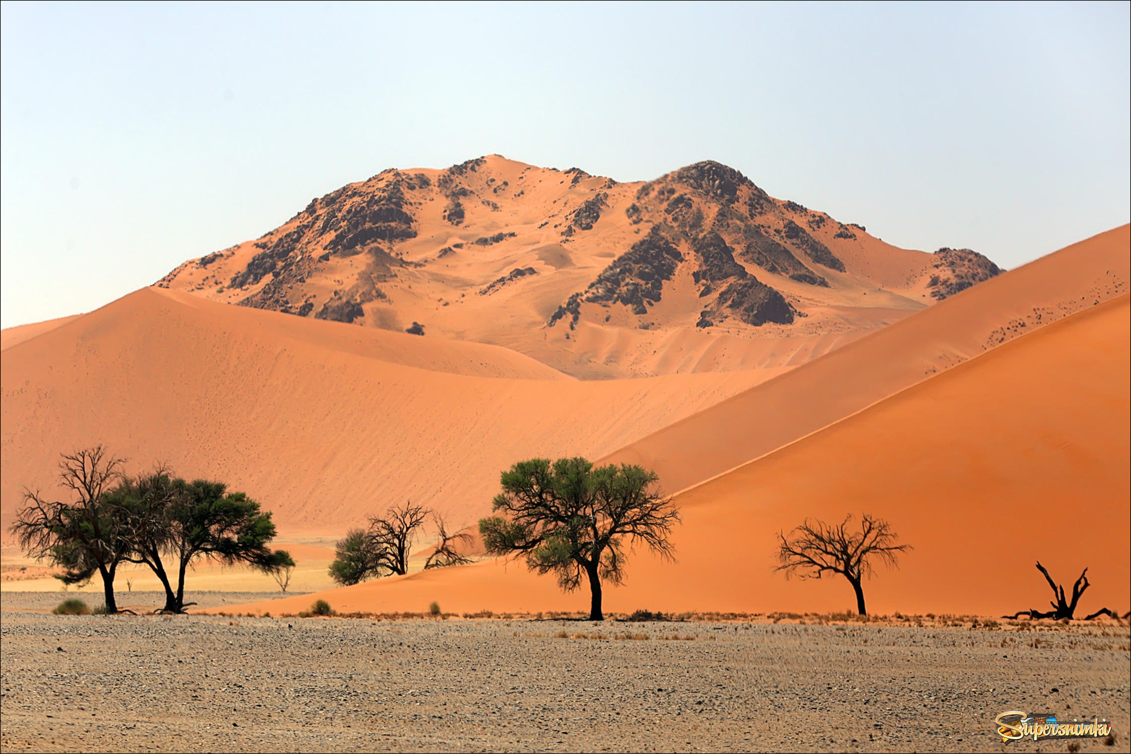 Дюны и горы пустыни Намиб