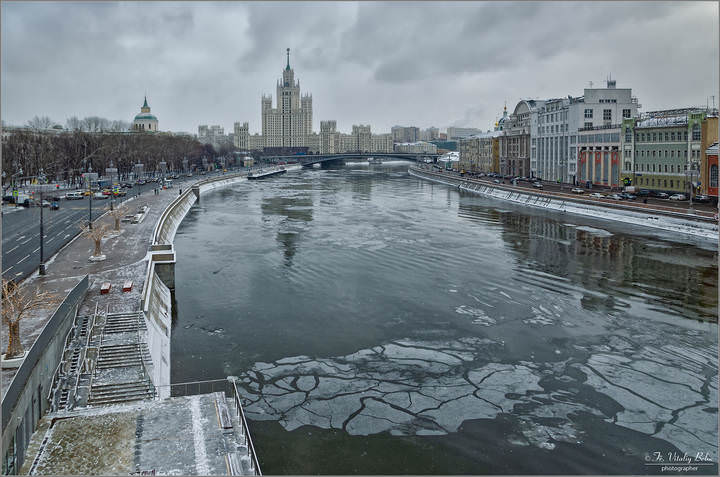 Вид с парящего моста парка Зарядье