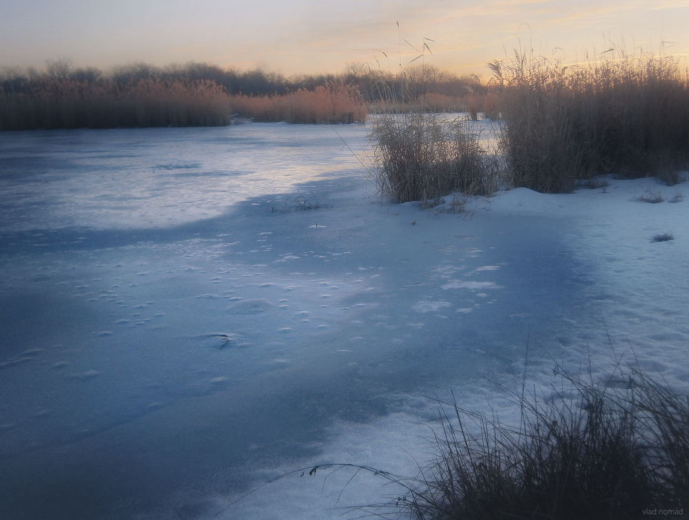 Замерзшая река и дух восхода солнца