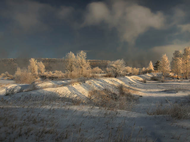К реке