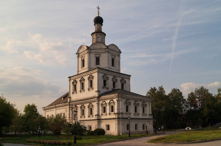 Храм Архангела Михаила в Спасо-Андрониковом монастыре