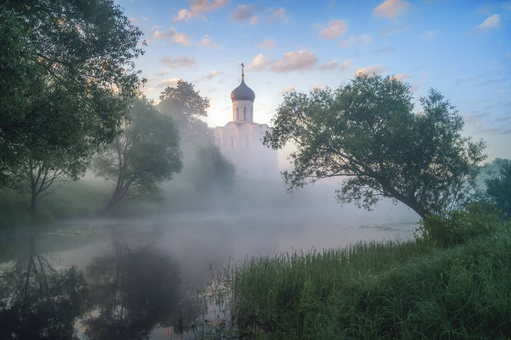 "Белая лебедь" древнерусского зодчества