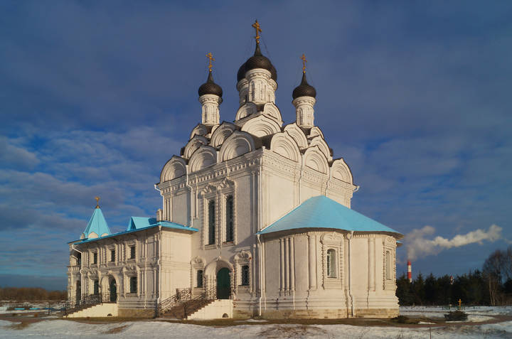Церковь Благовещения Пресвятой Богородицы в Тайнинском. Утро.