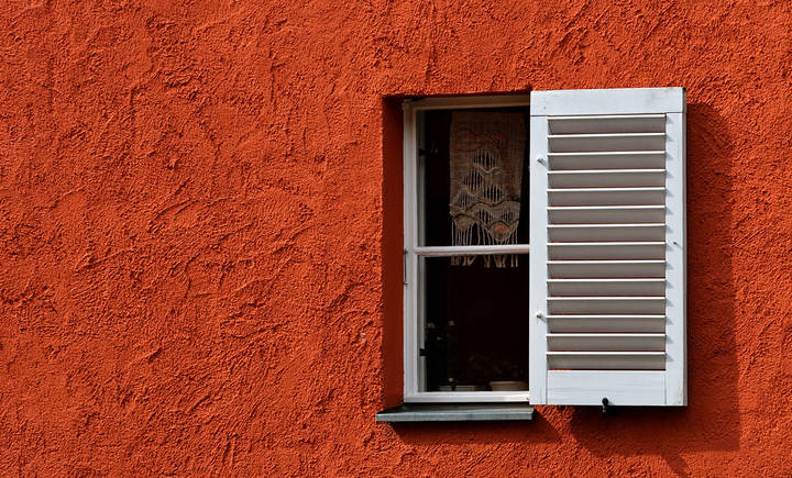 window  S