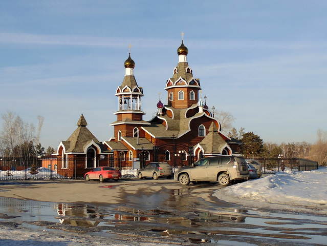 Храм весной.