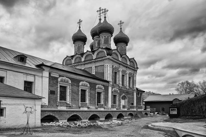 Высоко-Петровский монастырь