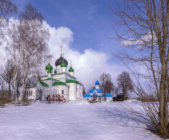 Март