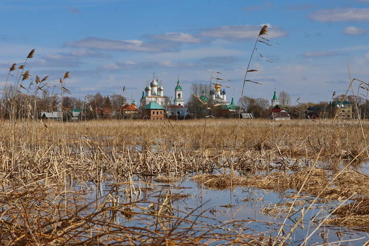  Весна в России