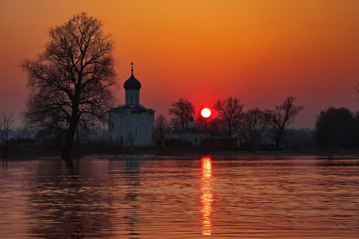Закат на Нерли
