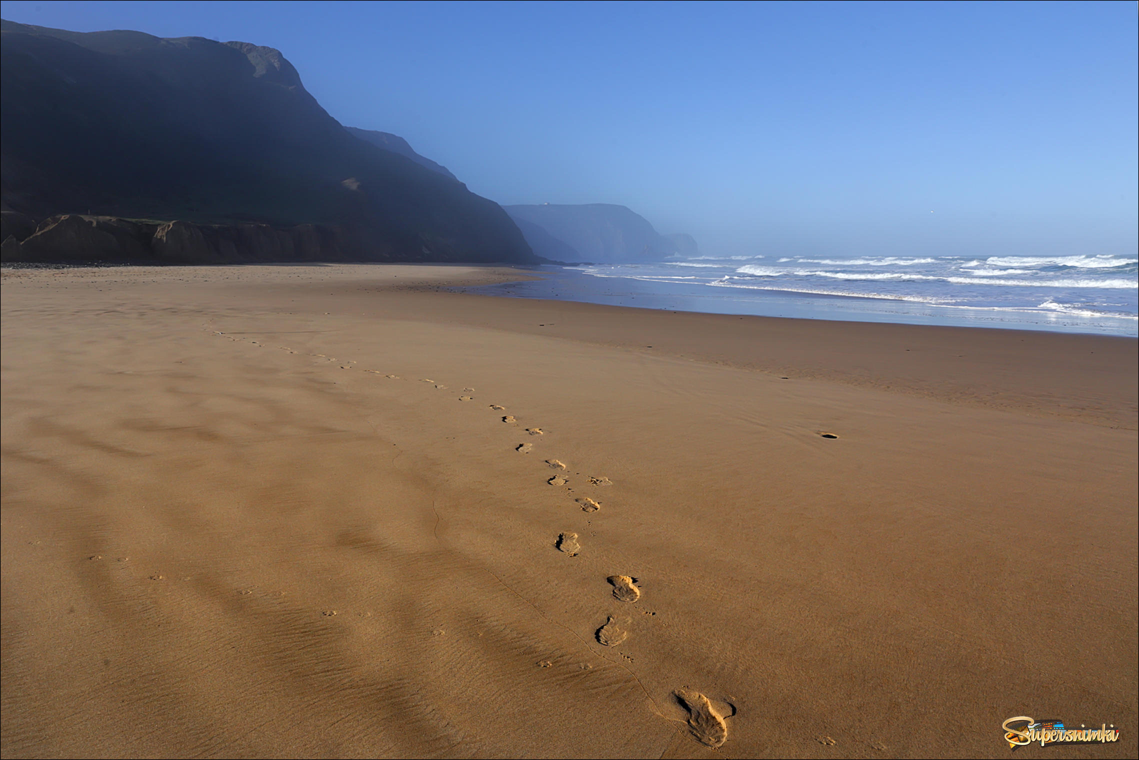 Утренняя прогулка по девственному пляжу