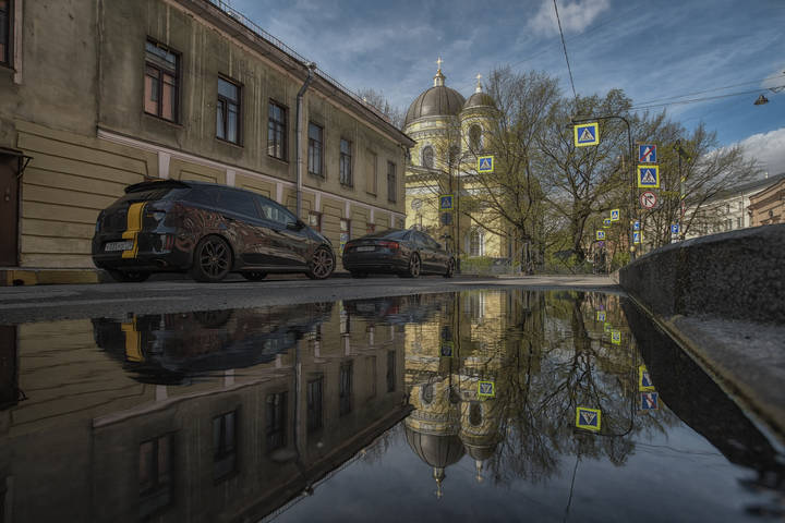 В мире зазеркалья.