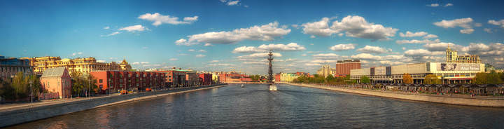 Взгляд с Крымского моста.