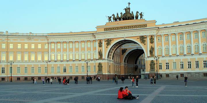 Санкт-Петербург, Дворцовая площадь, апрель 2019