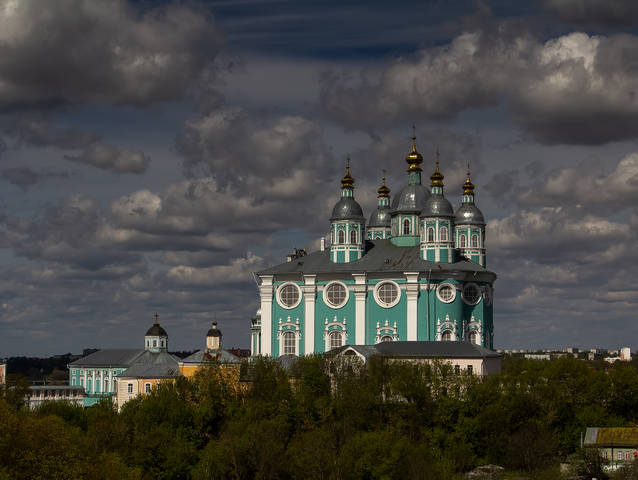 Плывущий над городом...
