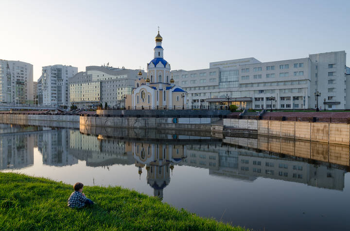 "Тёплый вечер у реки..."