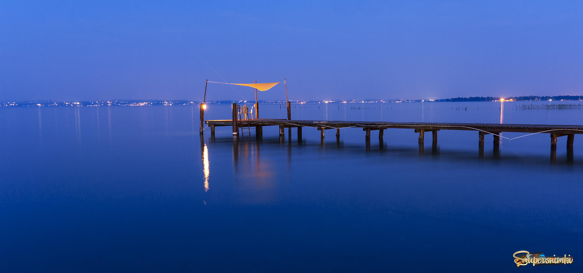 Вечер на голубом озере