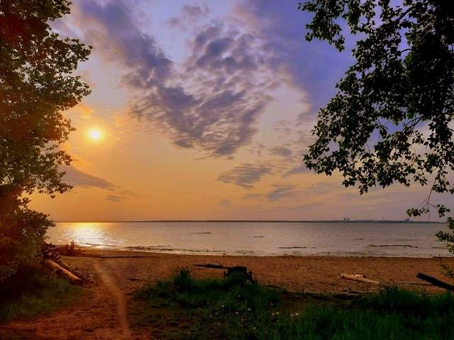 Вечер у моря .