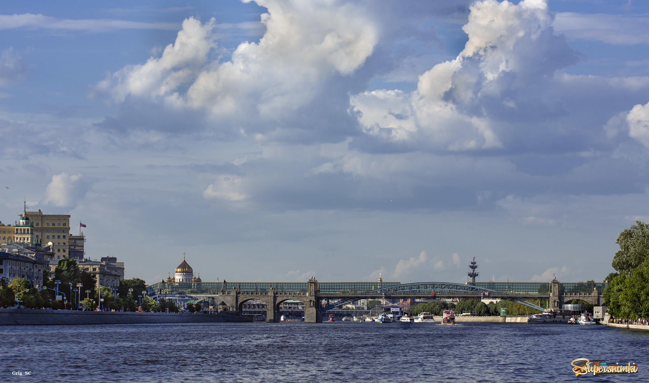 Летним днем на Москве-реке