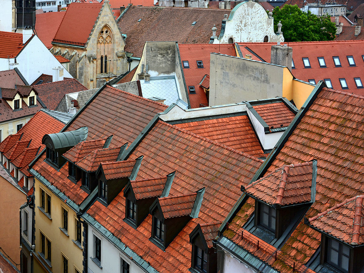 Черепичные крыши Братиславы