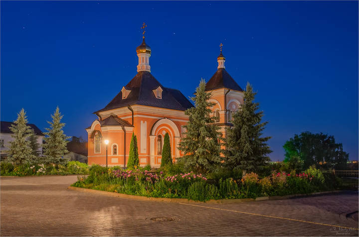 Преображенский храм под звездным небом