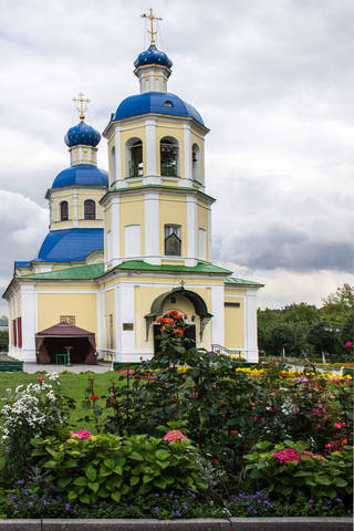 Храм Петра и Павла в Ясеневе.