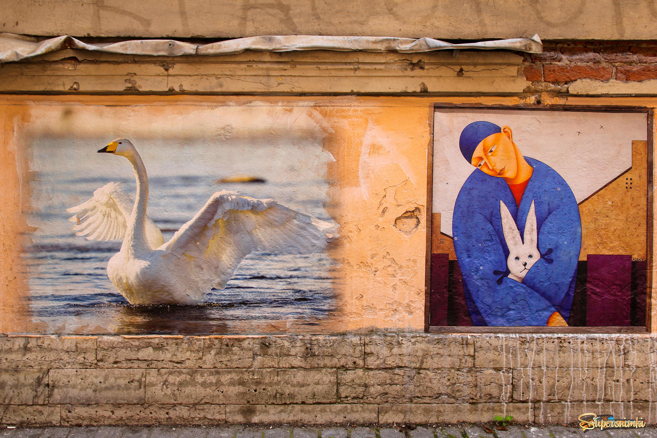Уличная картинная галерея в переулке Радищева