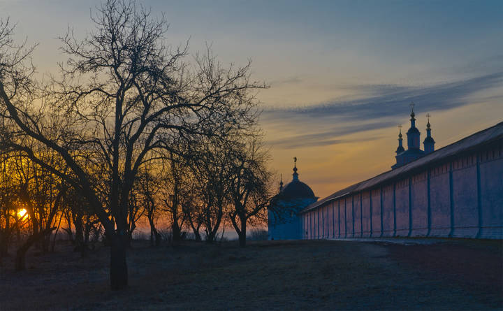 Светает