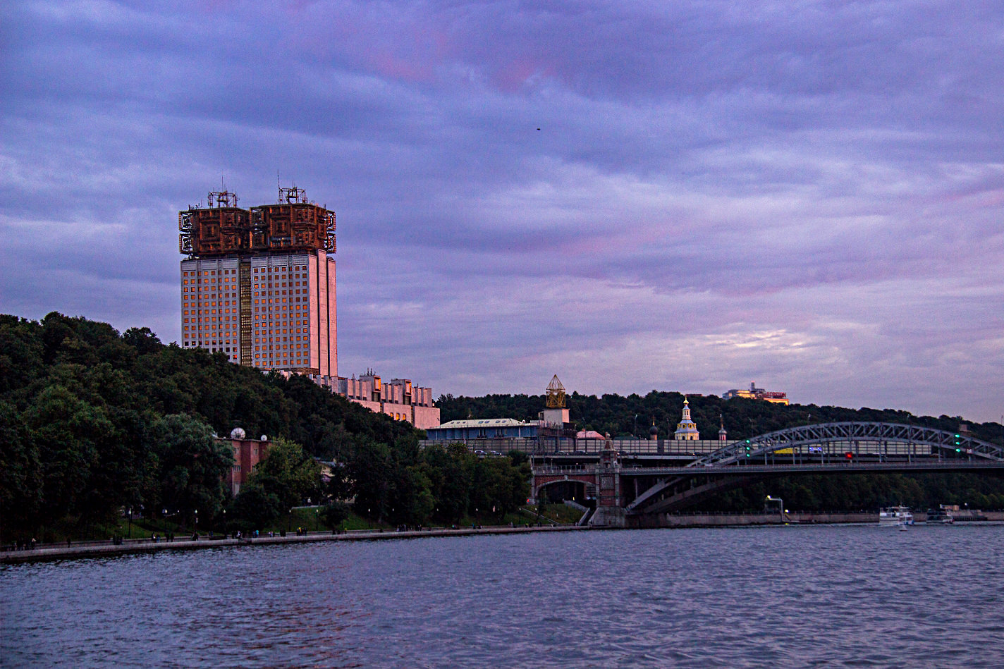 Вечерком по Москве - реке...