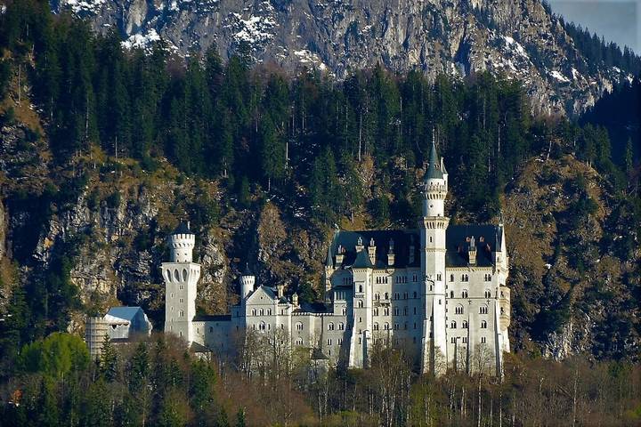 Замок Нойшванштайн