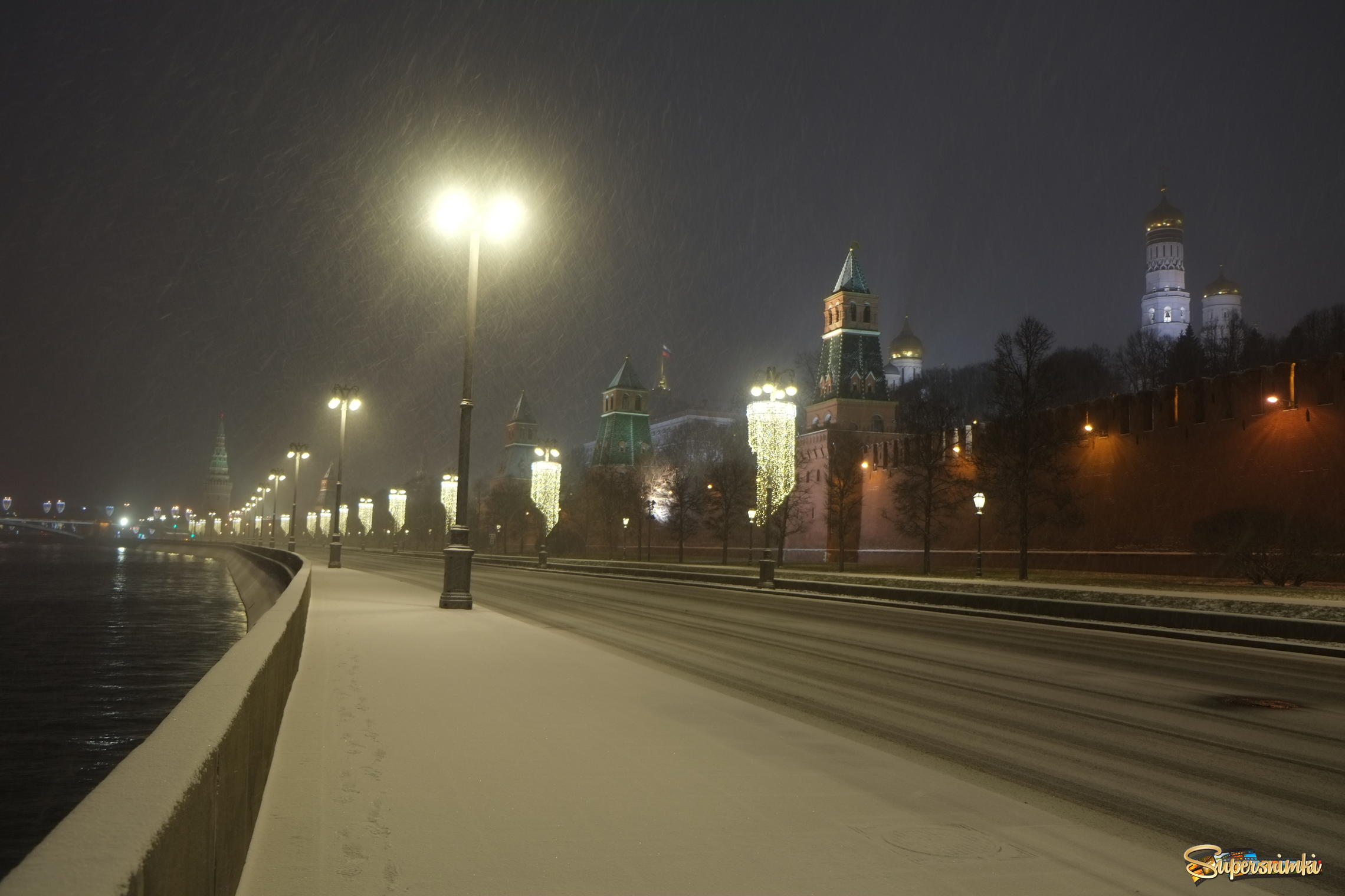Снежная московская ночь