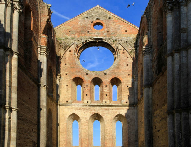 Аббатство ди Сан Гальгано (Abbazia Di San Galgano)