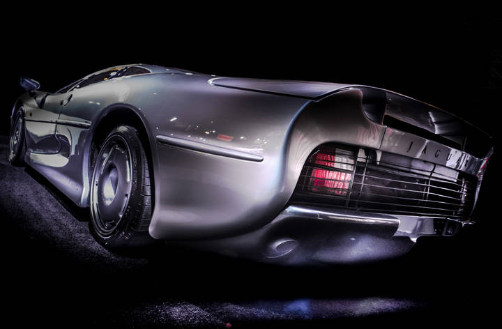 XJ220