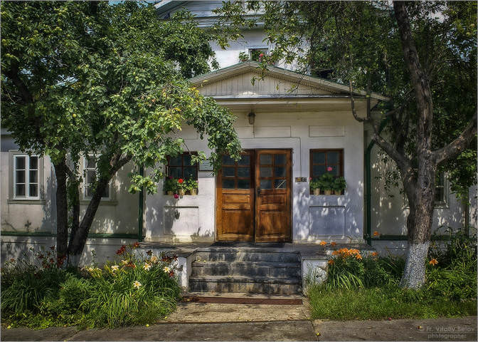 Крыльцо старого дома