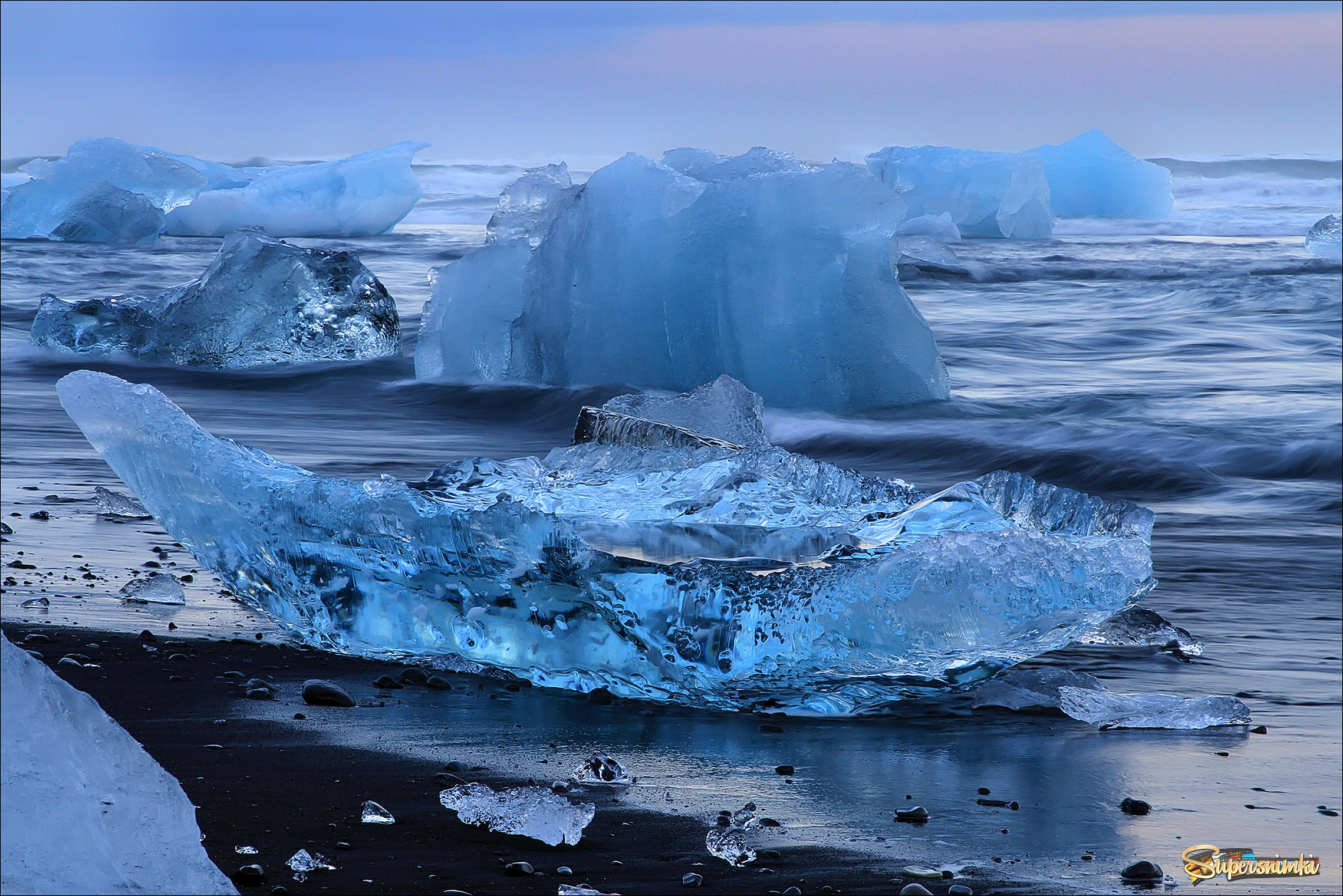Вечер среди голубых льдов