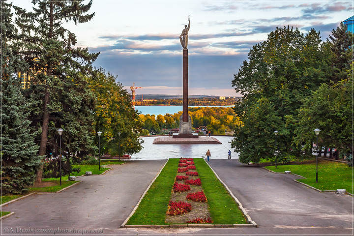 Днепр осенний на исходе дня