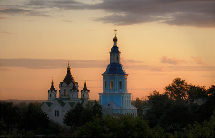 Храм на закате