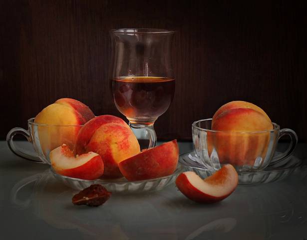 С персиками