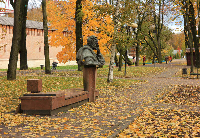 В осеннем парке.
