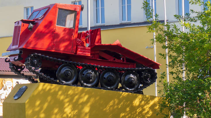 На постамент ЗАСЛУЖЕННО