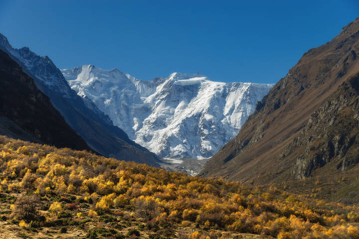 Безенгийская стена
