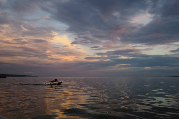 Закат на Горьковском море