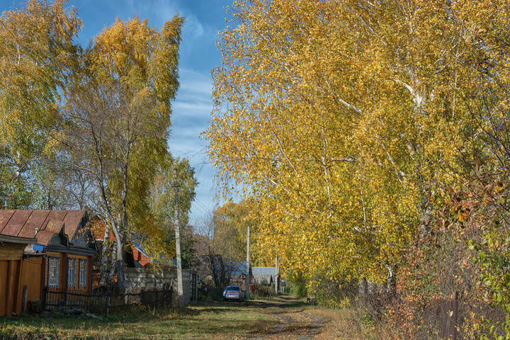 Расплетала Волженка косы золотые...